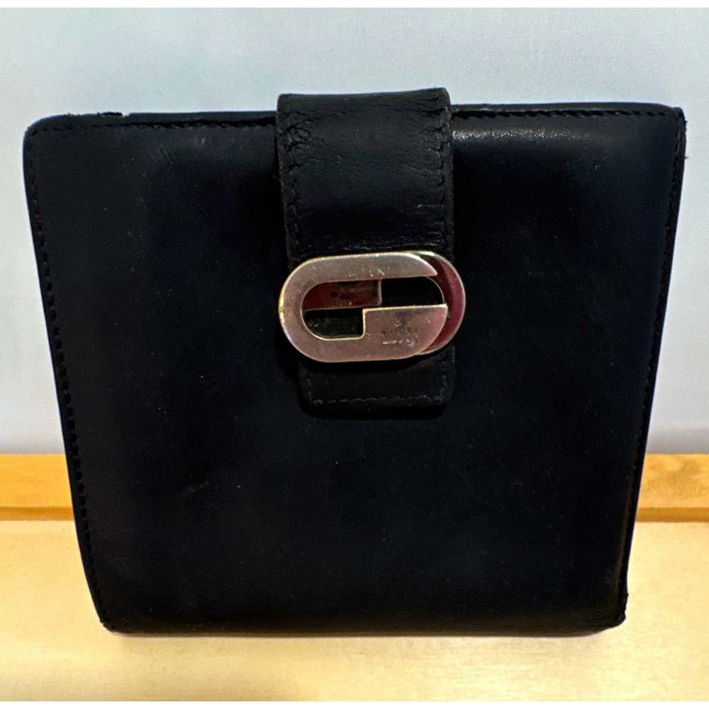 Gucci Black Snap Wallet w/ Logo Hardware, Coin Pocket & Credit Card Slots